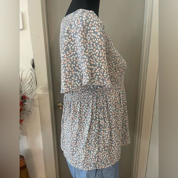 Urban Romantics Smocked Top Size Large juniors. - Picture 7 of 7